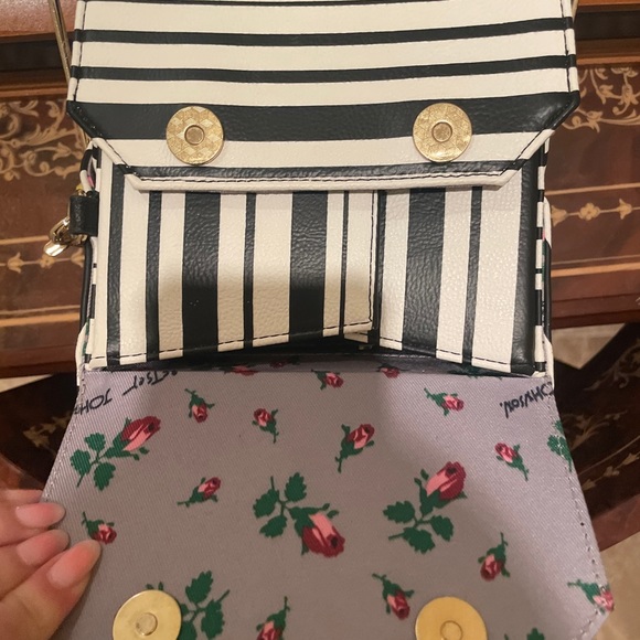 Betsy Johnson takeout box bag - Picture 3 of 6